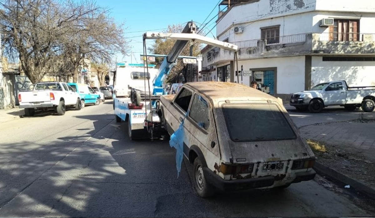 Levantaron un auto que era usado como "telo" en el macrocentro de Salta